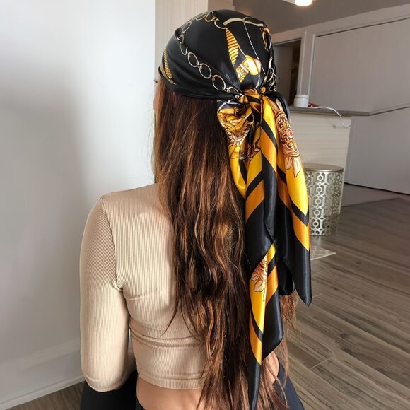 35.4" Boho  Golden Chain Print  Square Scarf for Women - Picture 1 of 3